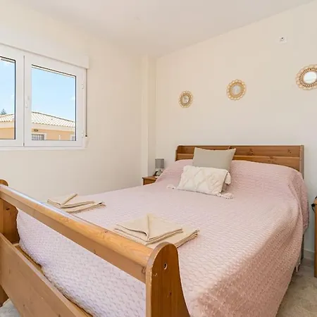 Ressol 4 Bed 3 Bath *