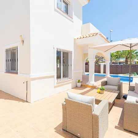 Ressol 4 Bed 3 Bath Villa *