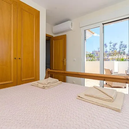 Ressol 4 Bed 3 Bath Villa *