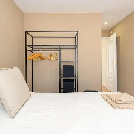 Ressol 4 Bed 3 Bath Vila